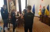 СБУ викрила посадовців Одеської міськради, які привласнили 13 мільйонів гривень на е-підручниках для школярів СБУ викрила посадовців Одеської міськради, які привласнили 13 мільйонів гривень на е-підручниках для школярів