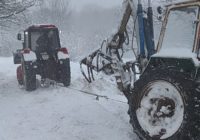 В СНІГОВИХ ЗАМЕТАХ ОПИНИЛАСЬ ТЕХНІКА АВТОДОРУ, ВІДЕО З МІСЦЯ ПОДІЙ