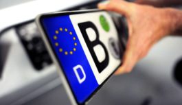 Рада ухвалила закони про пільгове розмитнення «євроблях» Рада ухвалила закони про пільгове розмитнення «євроблях»