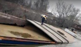 У Рені затонула румунська баржа із 860 тоннами українського зерна на борту