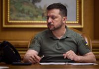 Зеленський рекомендує “воєнкомів” відправити на фронт