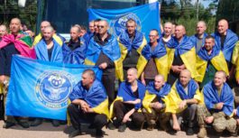 Ще 84 українці – військові та цивільні – знову на своїй землі Ще 84 українці – військові та цивільні – знову на своїй землі