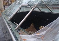 Пошкоджена піраміда-музей на Приморському бульварі в Одесі Пошкоджена піраміда-музей на Приморському бульварі в Одесі