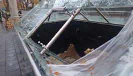 Пошкоджена піраміда-музей на Приморському бульварі в Одесі