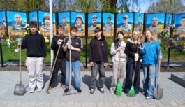 Роздільнянська молодь впорядкувала Алею Слави