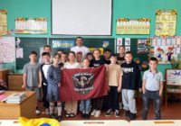 Патріотизм починається зі шкільної парти: у ліцеї №2 відбулася зустріч із ветераном Патріотизм починається зі шкільної парти: у ліцеї №2 відбулася зустріч із ветераном