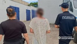 На Одещині поліцейські затримали 36-річну жінку за катування малолітнього сина