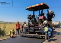На дорозі Роздільна — Єреміївка продовжують укладати нове асфальтобетонне покриття На дорозі Роздільна — Єреміївка продовжують укладати нове асфальтобетонне покриття