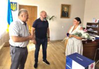 У Роздільній вручили посвідчення та нагрудний знак «Мати-героїня» багатодітній мамі Ользі Кормич У Роздільній вручили посвідчення та нагрудний знак «Мати-героїня» багатодітній мамі Ользі Кормич