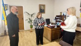 У Роздільній дружині лікаря Олександра Полякіна передали його посмертну державну нагороду