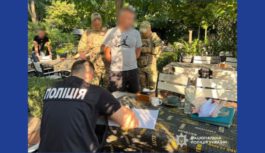 «Продавав» інвалідність та відстрочку від мобілізації: в Одесі судитимуть чоловіка, якого поліція та СБУ викрили у зловживанні впливом